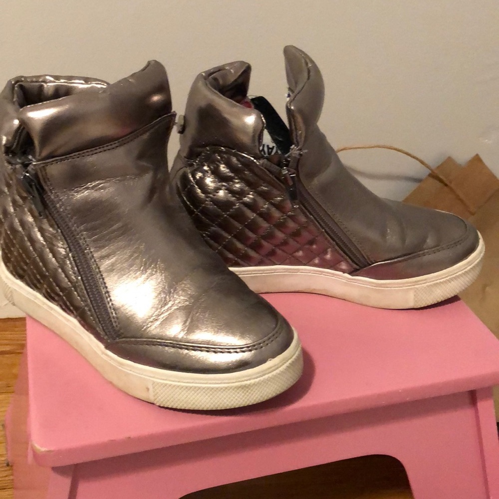 Girls Steve Madden wedge sneaker -size 3